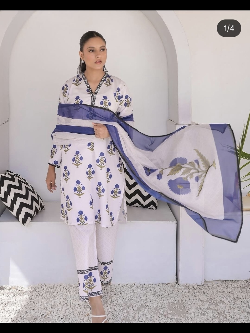 Women’s White & Blue Floral Printed Kurta Set Eid Outfit